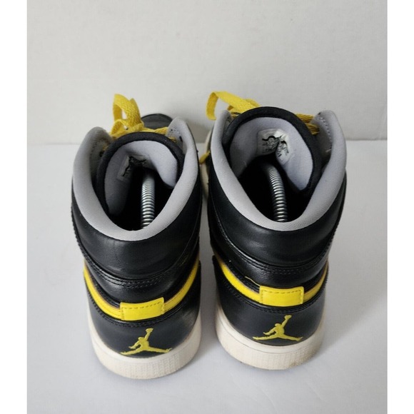 Air Jordan 1 Mid Yellow Retro Black 2014 Nike 554724-070 Mens Size 9.5 - Picture 10 of 16